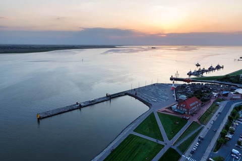 View from above of Seebäderkaje, Weser estuary and harbour worlds, dusk, Bremerhaven, Bremen,