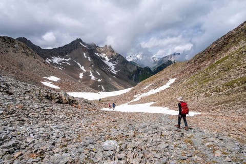 Hikers in the high mountains, Lasörling Höhenweg, Lasörling Höhenweg, Austria, Europe