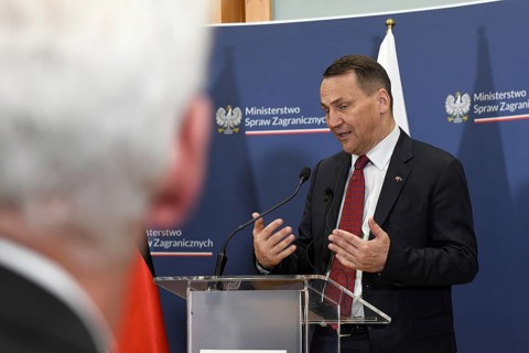 Polish Foreign Minister Radoslaw Sikorski at a joint press conference with his German counterpart,