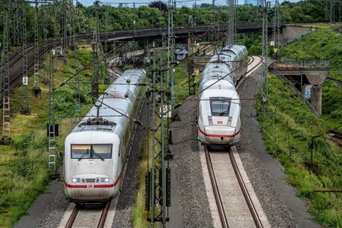 ICE 2, left, ICE 4 train on the line between Bochum and Dortmund, near Dortmund-Marten, multi-lane