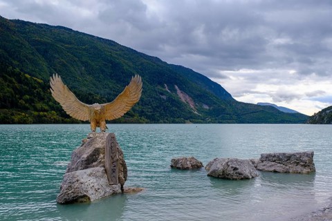 Wooden eagle, sculpture, Lago di Molveno, near Andalo, Trentino, Italy, Europe