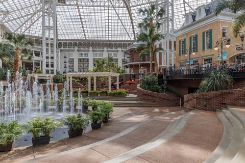 Fountain next to Stax burger restaurant inside the Gaylord Opryland Resort and Convention Center in