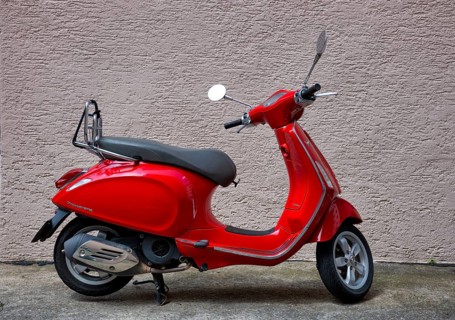 Motor scooter, scooter, Vespa Primavera 125, red, parked, in front of house wall, Stuttgart,