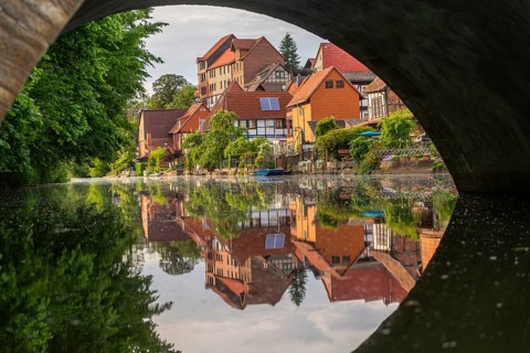 View through the Werra bridge to the old fishermen's settlement along the Werra, Bad Sooden,