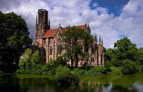 Johanneskirche, Feuersee, water is green from blue-green algae, Stuttgart-West, Stuttgart,