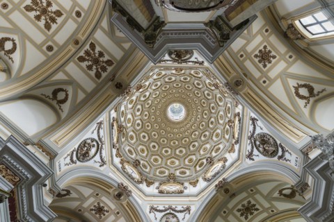 Transept with dome, Church Chiesa del Carmine, built 1730-58, Martina Franca, Valle d?Itria, Trullo