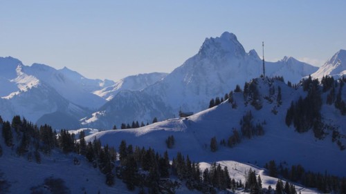 Saanerslochflue and other snow covered mountains near Gstaad