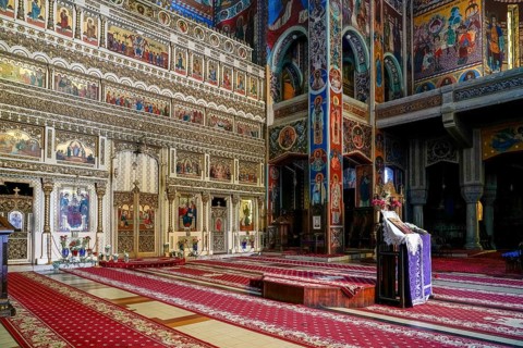 TARGU MURES, TRANSYLVANIA/ROMANIA - SEPTEMBER 17 : Decorative interior view of Ascension Cathedral