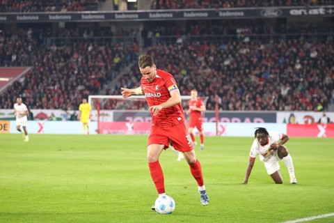 Good match on the wing: Christian Günter (SC Freiburg) in the 1st FBL match: 24-25: 25th Sptg. SC