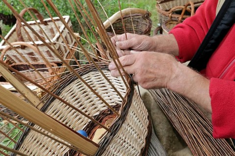 Basket maker