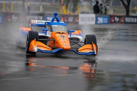 INDYCAR Series driver, SCOTT DIXON (9) of Auckland, New Zealand, travels through the turns during a