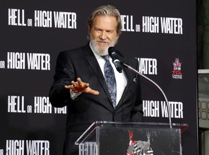 Jeff Bridges at Jeff Bridges Hand And Footprint Ceremony held at the TCL Chinese Theatre IMAX in