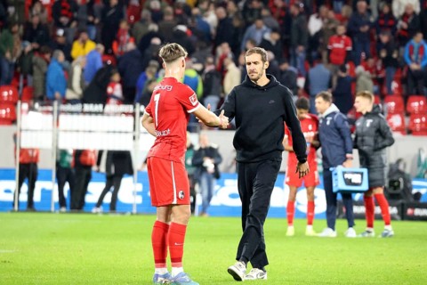 Only 0:0 draw: Head coach / coach Julian Schuster's (SC Freiburg) face as he walks to Noah
