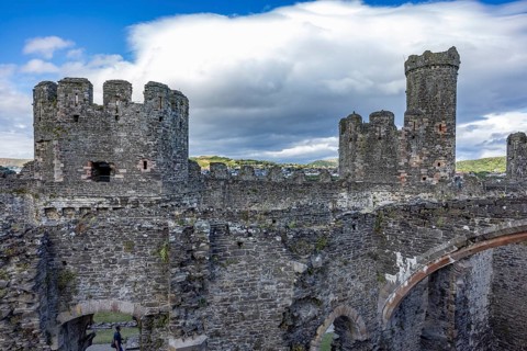 Conwy Castle, historic castle ruins, castle wall with arches and towers, Conwy, Wales, Great