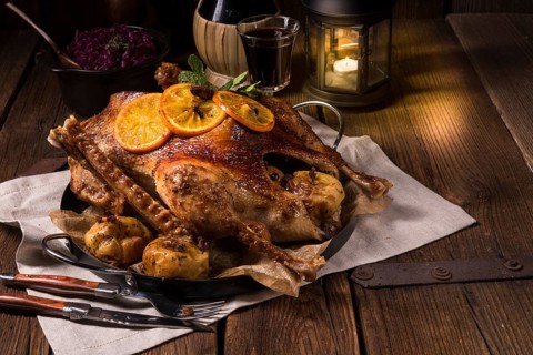 Crispy roast goose