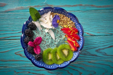 Acai bowl smoothie with kiwi blackberry strawberry and chia seeds