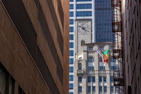 A picture of the James Oviatt building as seen from a nearby alley