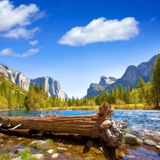 Yosemite Merced River el Capitan and Half Dome in California National Parks US