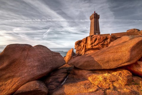 Men Ruz lighthouse, Côte de Granit Rose, France, Europe