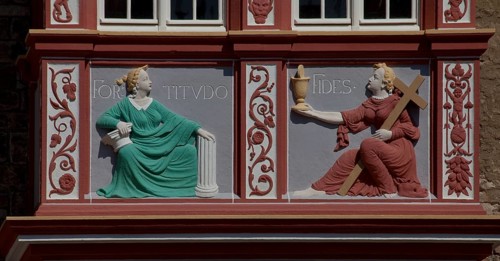 Wolfgangbau, 1538-39 by Andreas Günther, western oriel on the courtyard side with sculptural