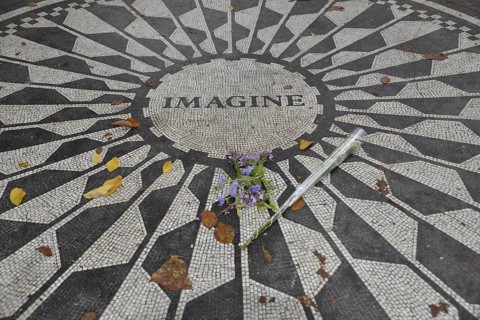 Strawberry Fields Memorial, mosaic in memory of John Lennon, Central Park, Manhattan, New York