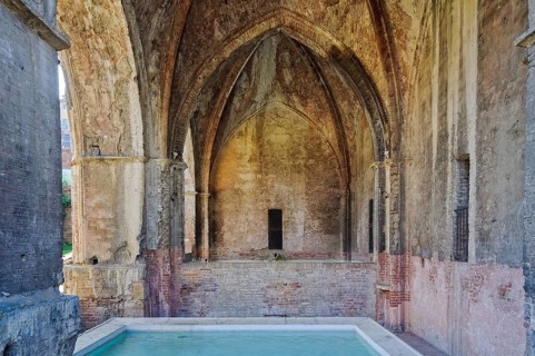 Fine bold arcade and beautiful interior vaulting of the Fonte Nuova, Siena, Tuscany, Italy, Europe