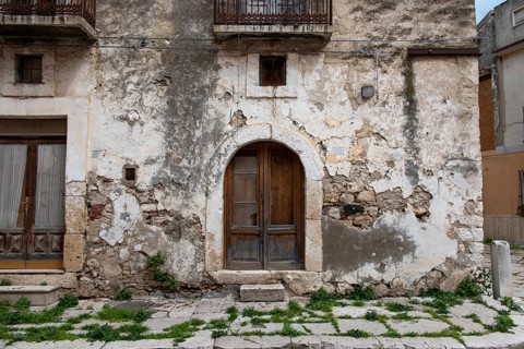 Abandoned alley and empty houses in Lesina, a small town in Gargano, Southern Italy