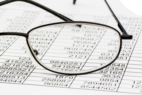 A table with turnover and expenditure figures. Symbol photo for costs, profit, Controlling Austria