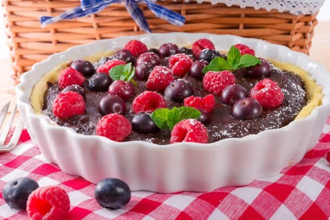 Chocolate tartelette with forest fruits