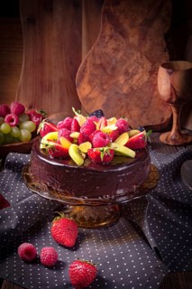 Chocolate cheesecake with fruit