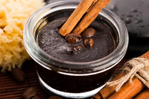 Homemade face and body organic all natural coffee scrub (peeling) with cinnamon