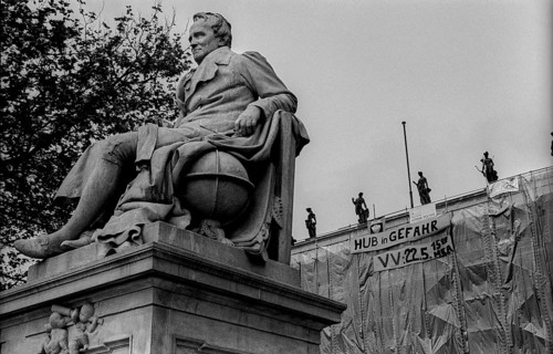 Germany, Berlin, 21 May 1991, Alexander von Humboldt in front of the Humboldt, University, HUB in