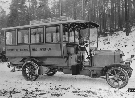 Bus in the winter of 1911. The swedish bus company Scania Vabis bus the Omnibus Nordmarksbussen on
