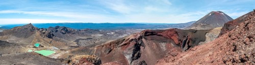 Vie of Emerald Lakes, Red Crater and Mount Ngauruhoe at the Tongariro Alpine Crossing, New Zealand,