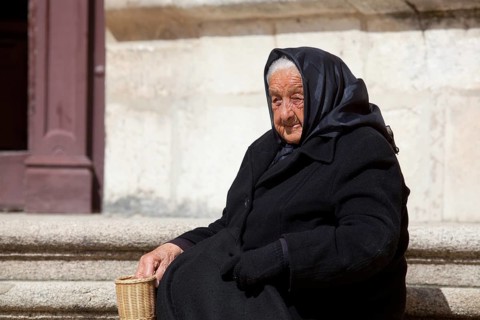 Old woman, Cathedral of Burgos, Castilla y Leon, Spain, Europe