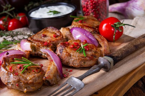 Delicious lamb chops with mint and rosemary