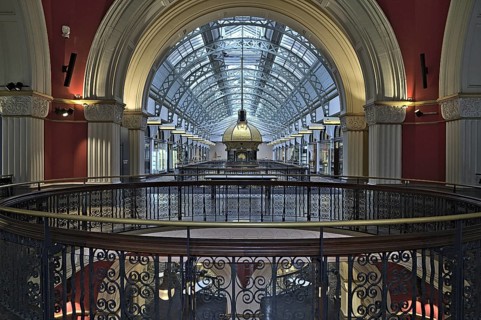Queen Victoria Building inside without people during Corona times