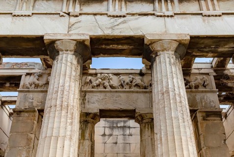 A close-up picture of the Temple of Hephaestus