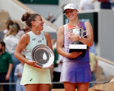 French Open 2024 Champion Iga Swiatek of Poland and runner up Jasmine Paolini during the trophy