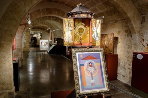 Sagrario expositor con ángeles, 1585, Mateu Lopez Senior, madera dorada y policromada, Museo