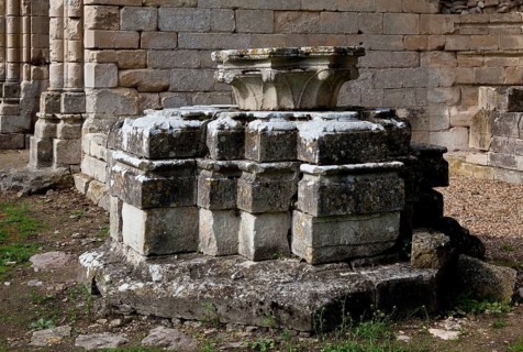 Fontaine-Chaalis, Royal Abbey of Chaalis, North Conche Base of a bundle pillar and upper part of a