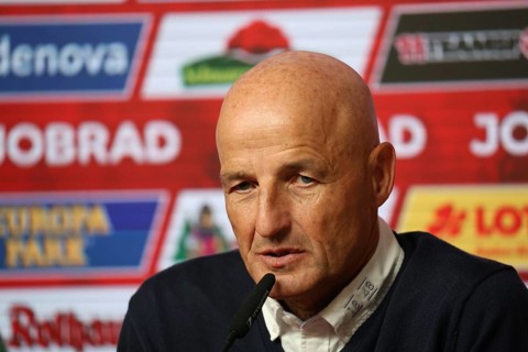 Coach Peter Zeidler (VfL Bochum) at press conference, PK after the match of the 1st FBL: 24-25: 3rd