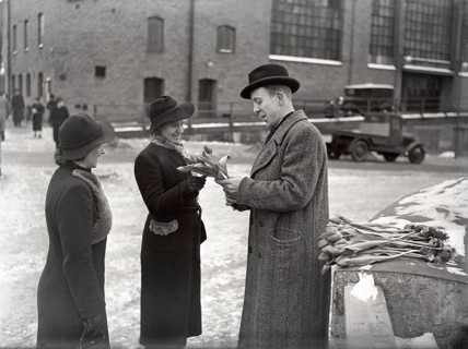 In the 1940s. Times are tough and the unemployed man is trying to make a living with temporary jobs