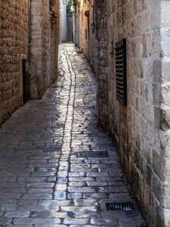 Alley in the old town centre, Dubrovnik, Dalmatia, Croatia, Europe