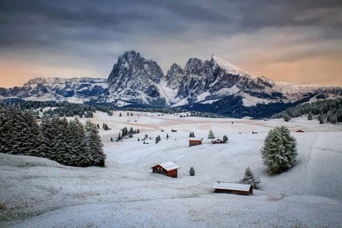 Snowy Alpe di Siusi, Seiser Alm, Sassolungo a Sassoplatto before sunrise