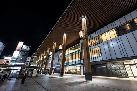 NAGANO, JAPAN - SEPTEMBER 17 2024: The beautiful architecture of Nagano Train Station at night in