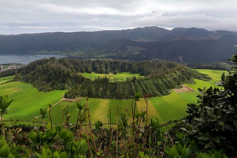 Vulkan Caldeira Seca im Krater von Cete Cidades, Azoren