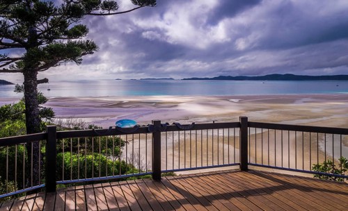 Hill Inlet Lookout overlooking Whitehaven beach at Whitsunday Island near Airlie Beach, Australia.