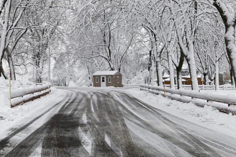Winter, tire tracks in snow, Province of Quebec, Canada, North America