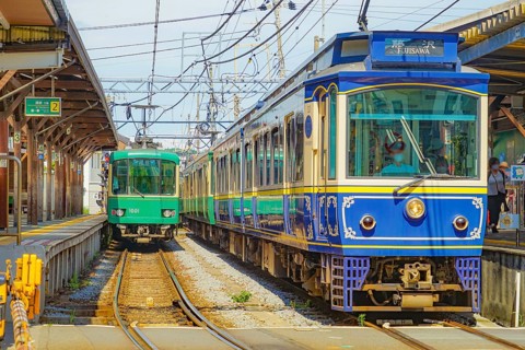 Enoshima Electric Railway (Eno) and Line. Shooting Location: Kanagawa Prefecture Kamakura City
